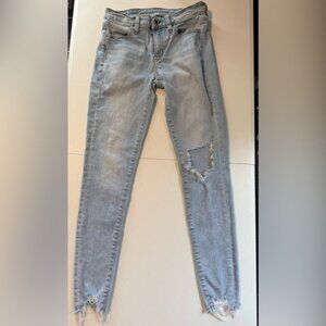 American Eagle Jegging Light Washed Distressed Women's Jeans size 2